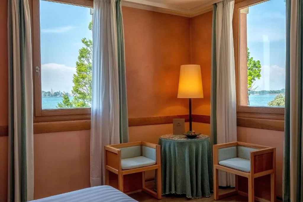 Double or Twin WITH VIEWS Room, Villa Mabapa, Venice