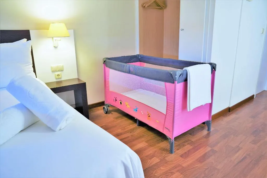 Room, Port Valencia Feria, Valencia