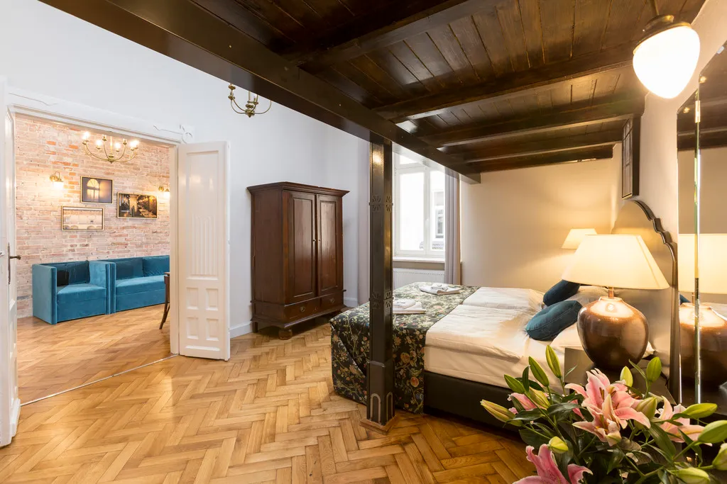 APARTMENT CAPACITY 6 TWO BEDROOMS Room, Antique Apartments Plac Szczepanski, Krakow