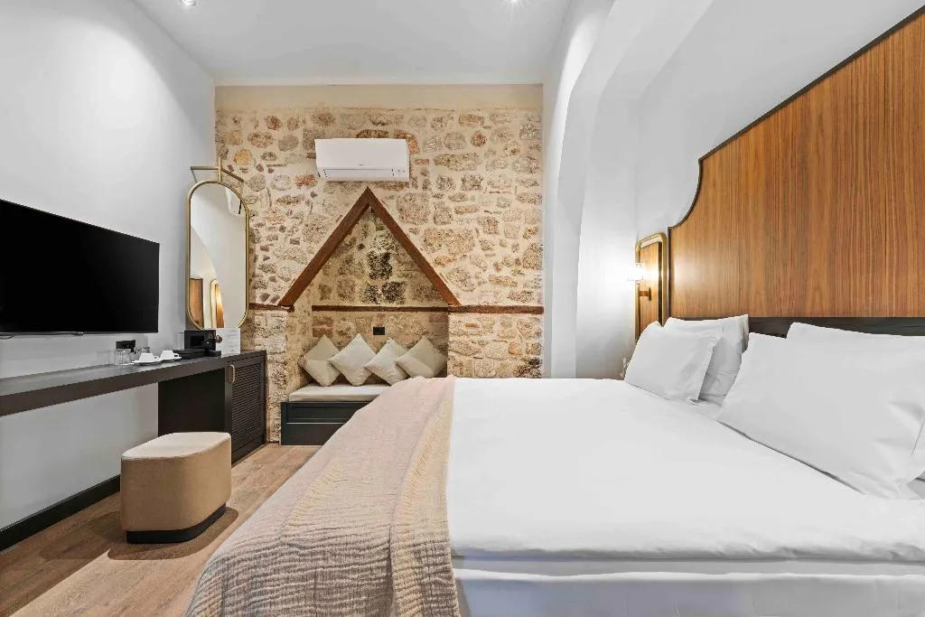 SUITE KING BED WITH JACUZZI Room, Belmondo Suites Old Town Antalya, Antalya