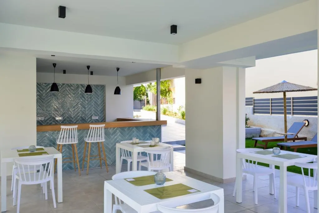 Bar, Elia Kalamaki Hotel, Crete