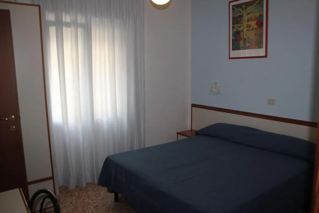 Room, Maxim, Venice