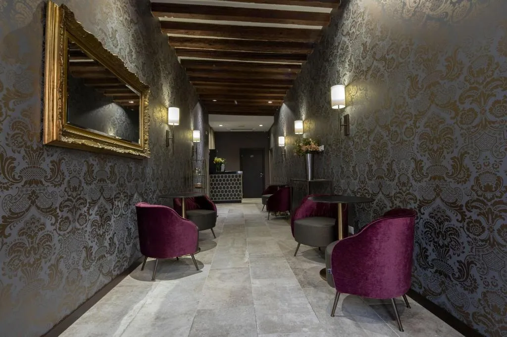 Lobby, Alle Guglie, Venice