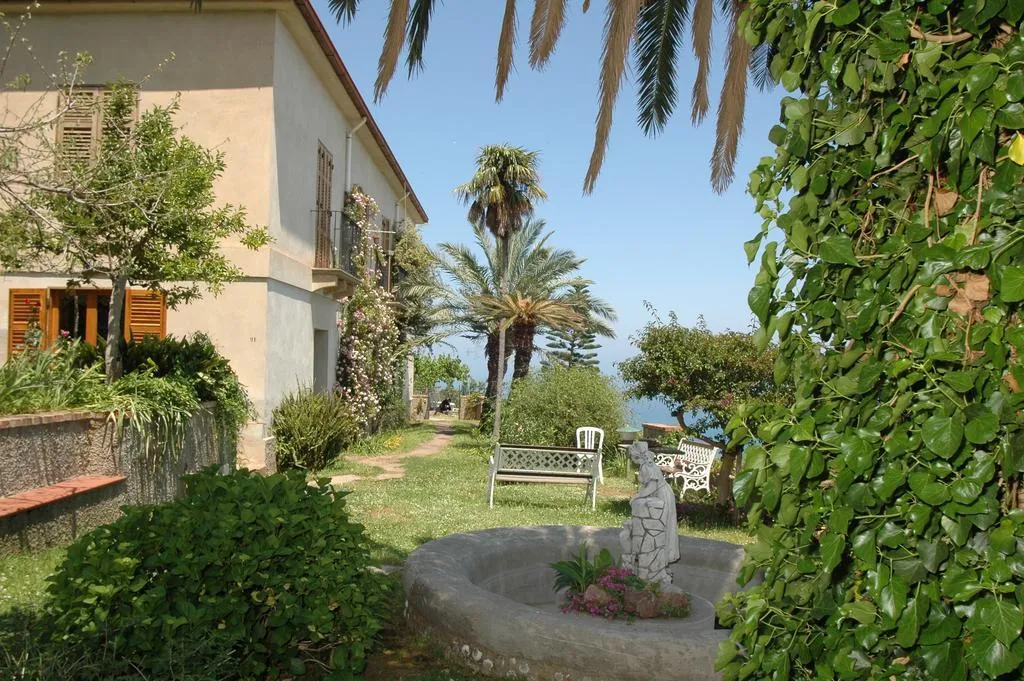 Lobby, Santa Margherita, Catania