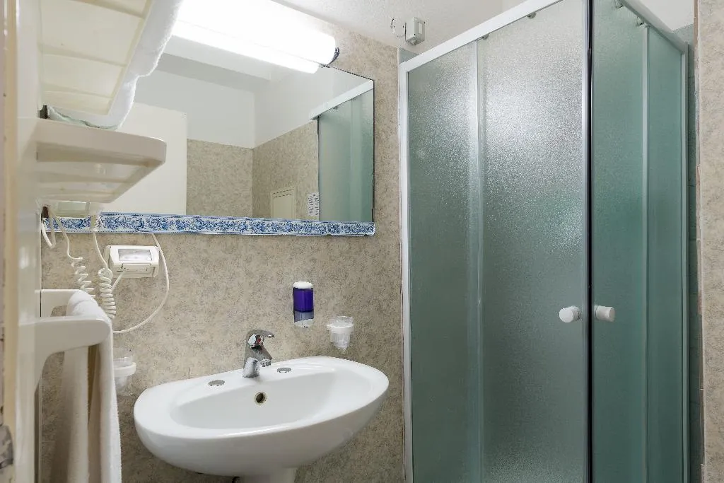 Room, Saracen Sands Hotel & Congress Centre, Palermo