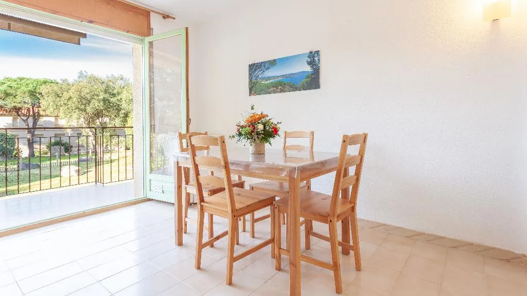 APARTMENT CAPACITY 5 TWO BEDROOMS Room, Royal S´Alguer Apartamentos, Costa Brava