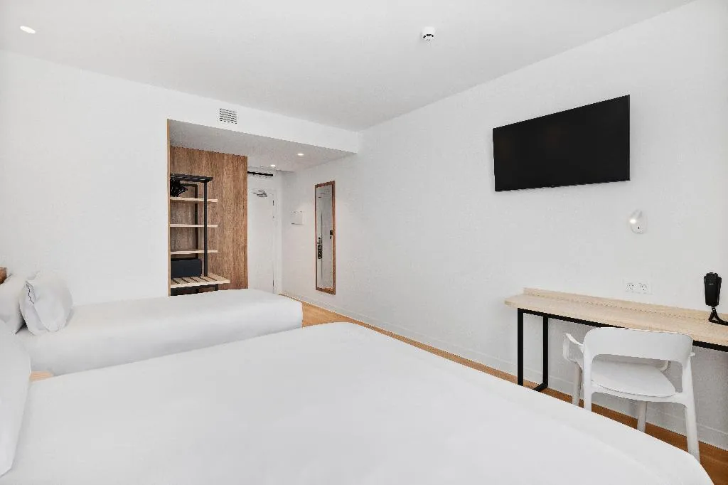 FAMILY ROOM STANDARD Room, B&b Hotel Madrid Fuenlabrada Retail Park, Madrid
