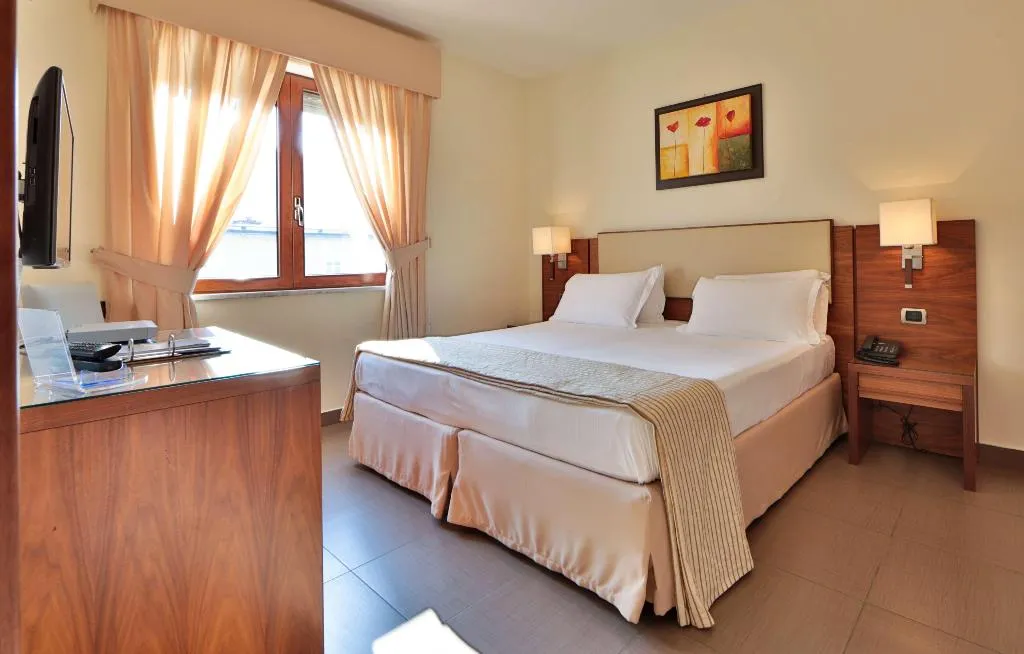 Room, Suites & Residence Hotel, Naples