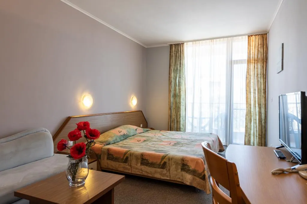 DOUBLE STANDARD Room, Hrizantema, Bourgas