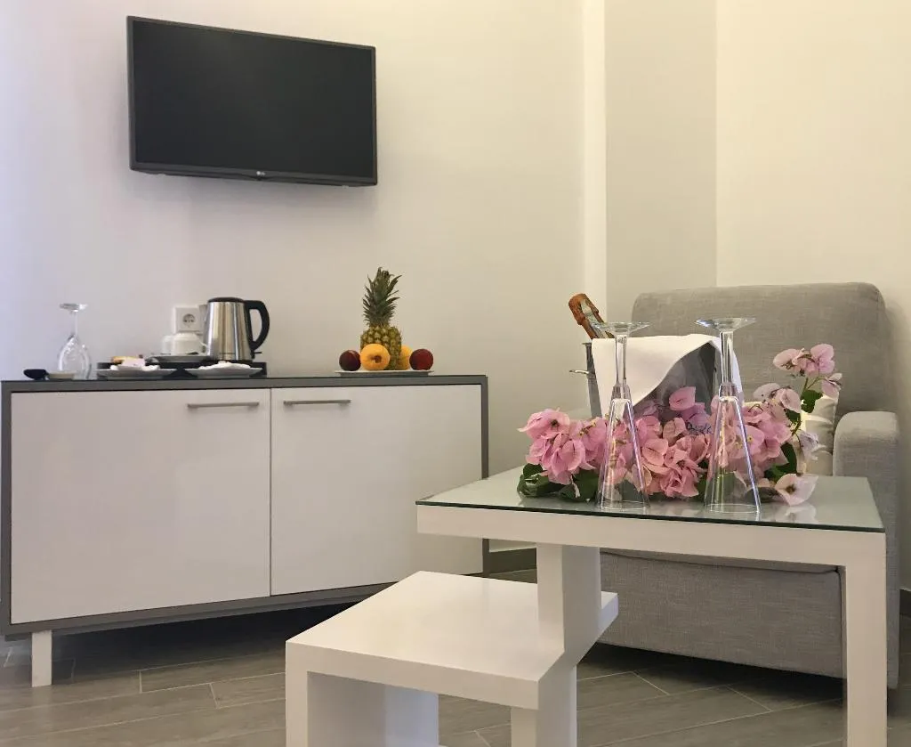 JUNIOR SUITE HONEYMOON Room, Bruskos Hotel & Suites, Corfu