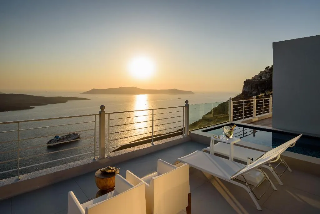 VILLA HONEYMOON Room, Nefeles Luxury Suites, Santorini