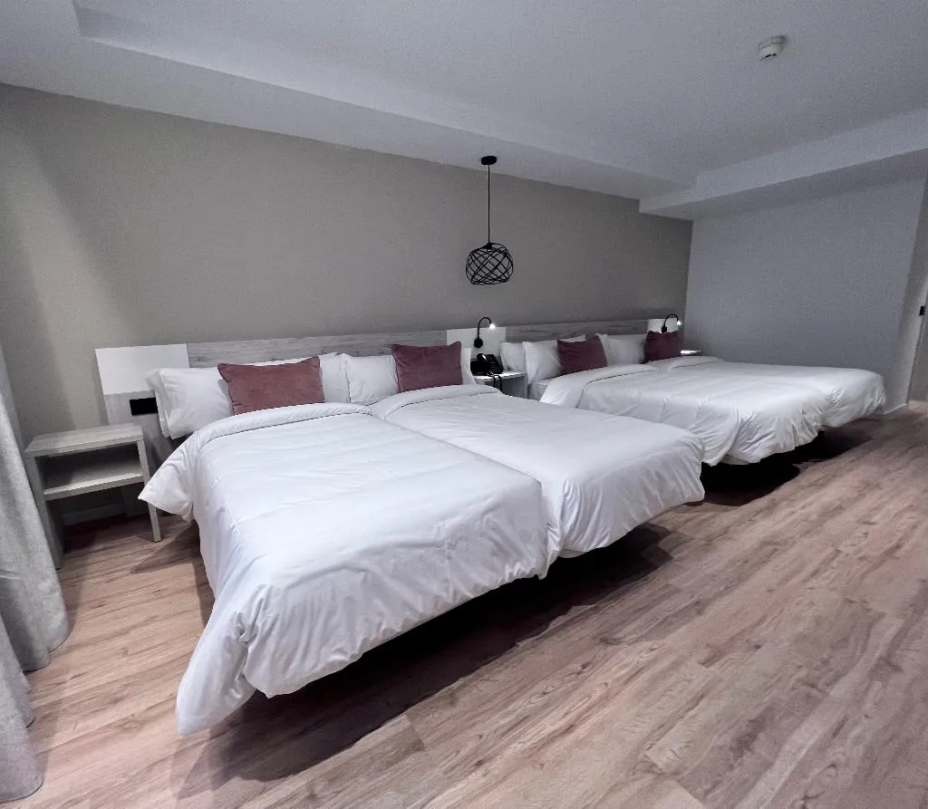 FAMILY ROOM CAPACITY 3 Room, Óbal Hotel Marbella, Costa Del Sol