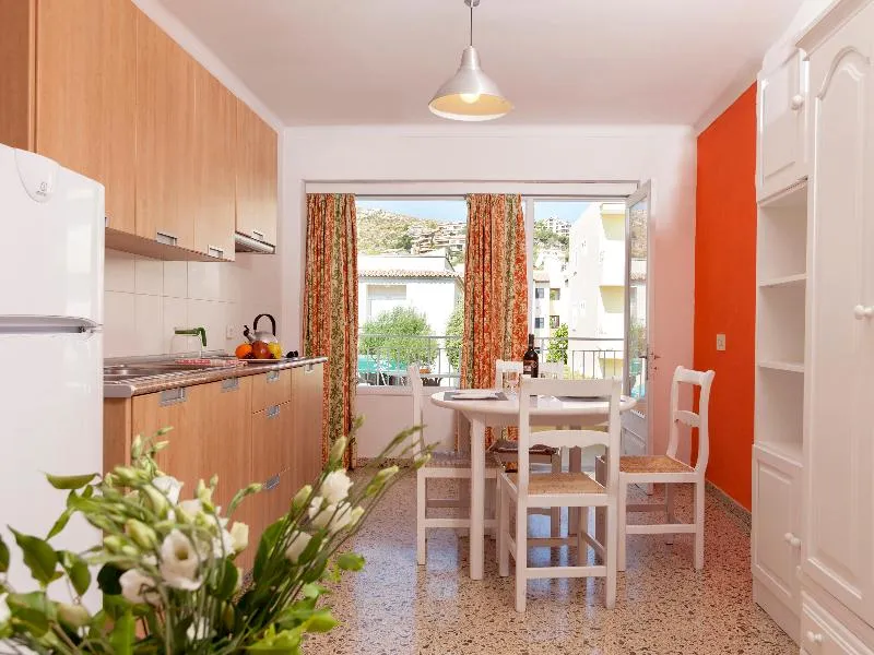 APARTMENT CAPACITY 6 TWO BEDROOMS Room, Apartamentos Don Miguel, Majorca