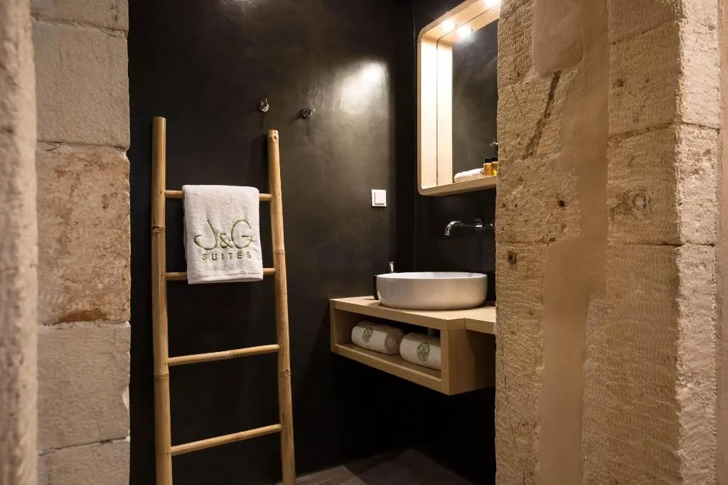 Room, J&G Suites, Crete