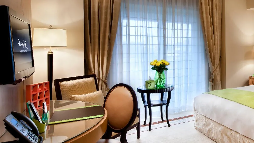 TWIN DELUXE Room, Kempinski Nile Hotel Garden City Cairo, Cairo