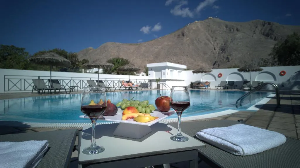 Pool, Mary Bill, Santorini