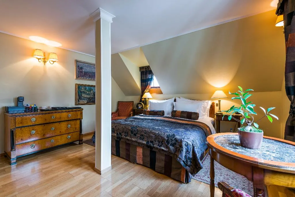 Double or Twin GRAND Room, Golden Well, Prague