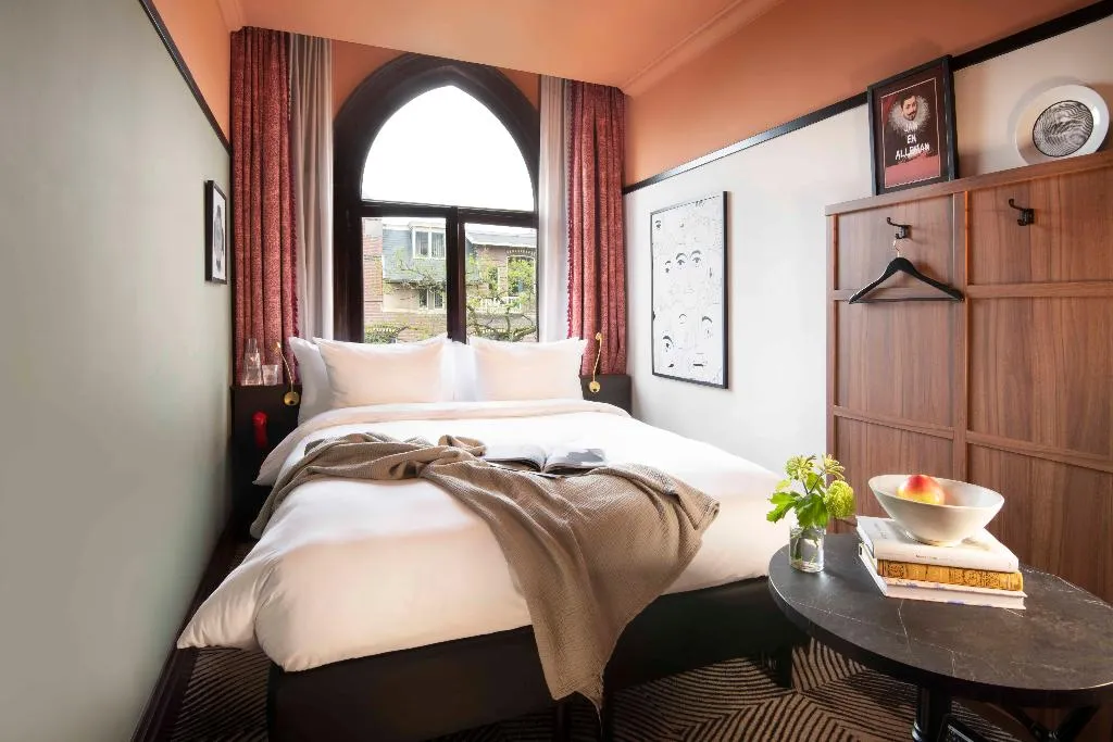 DOUBLE BASIC Room, Jan Luyken Amsterdam, Amsterdam