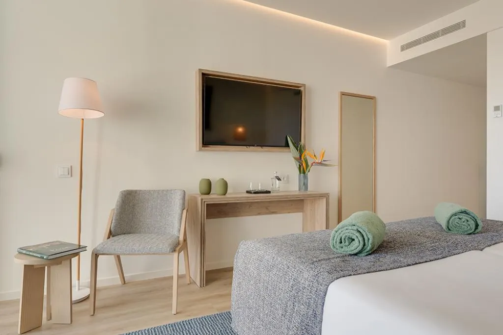 TWIN STANDARD Room, The Editory Ocean Way Funchal, Madeira