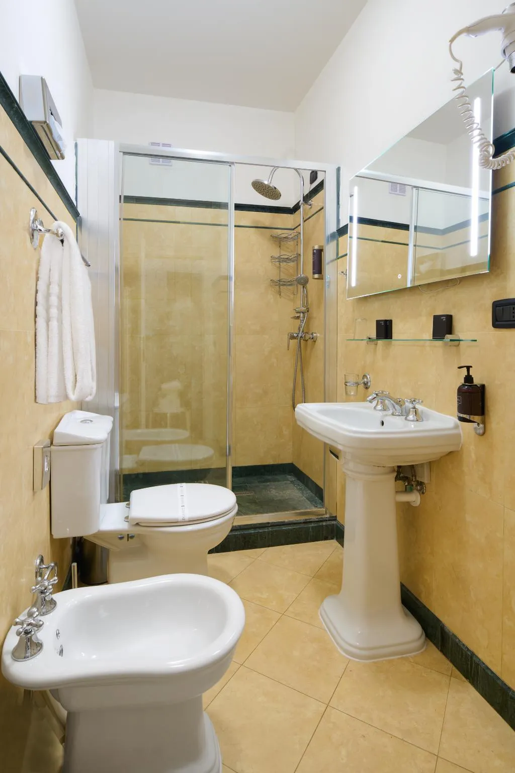QUADRUPLE STANDARD Room, Residence Leon D'Oro, Prague