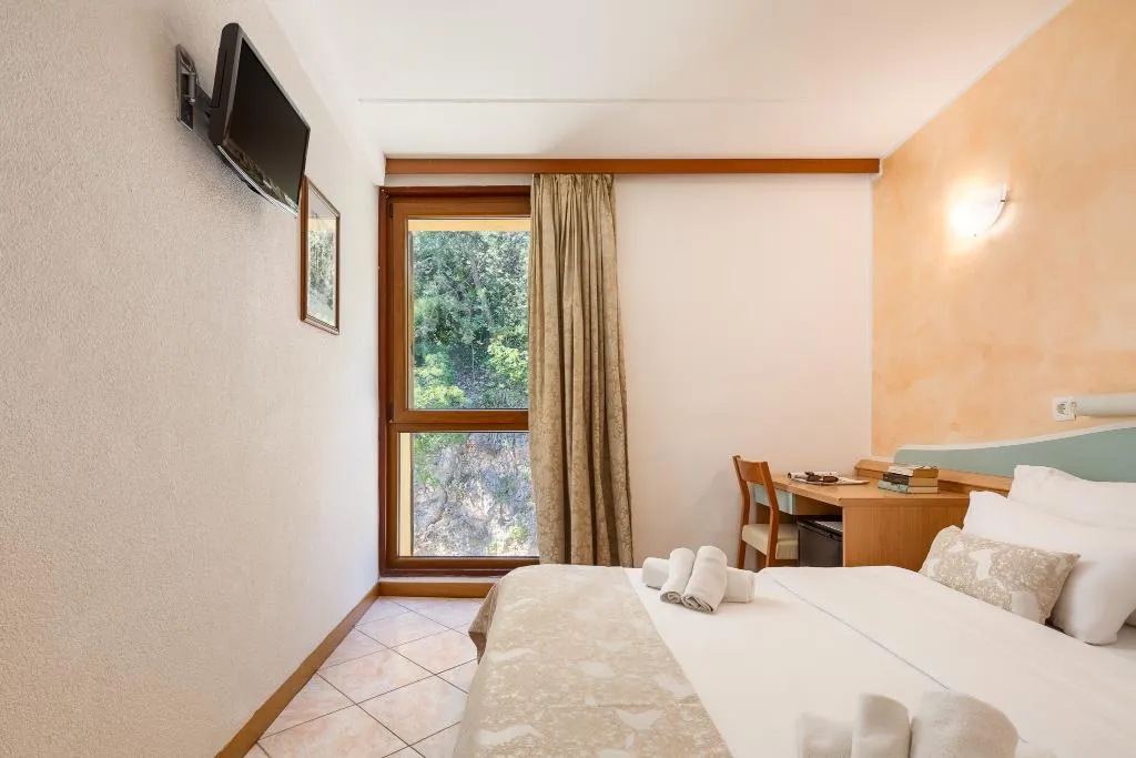 SINGLE ECONOMY Room, MASLINICA Mimosa Lido Palace Hotel, Istria