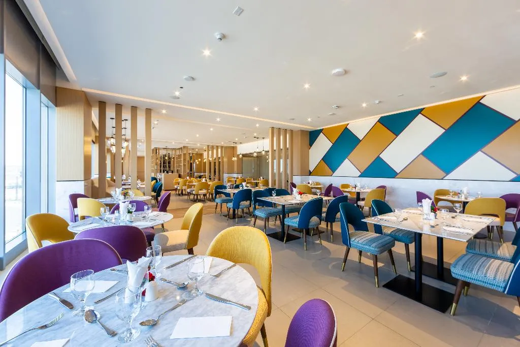 Restaurant, Premier Inn Dragon Mart Hotel, Dubai
