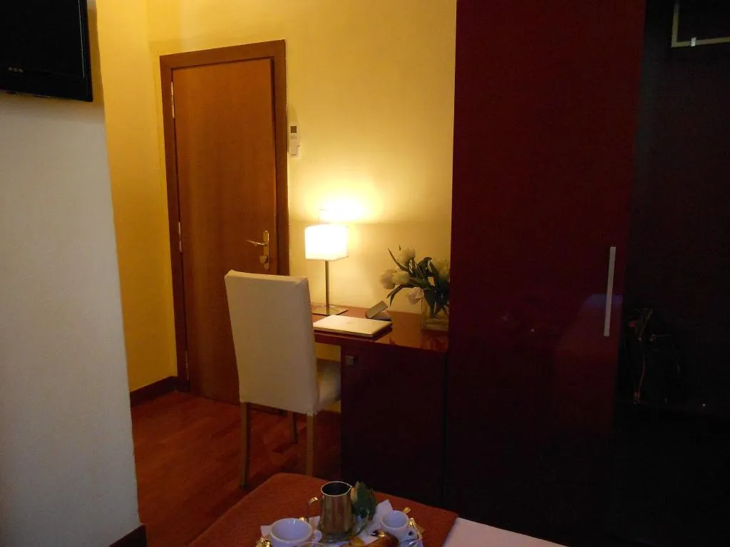 TWIN STANDARD Room, Minerva, Milan