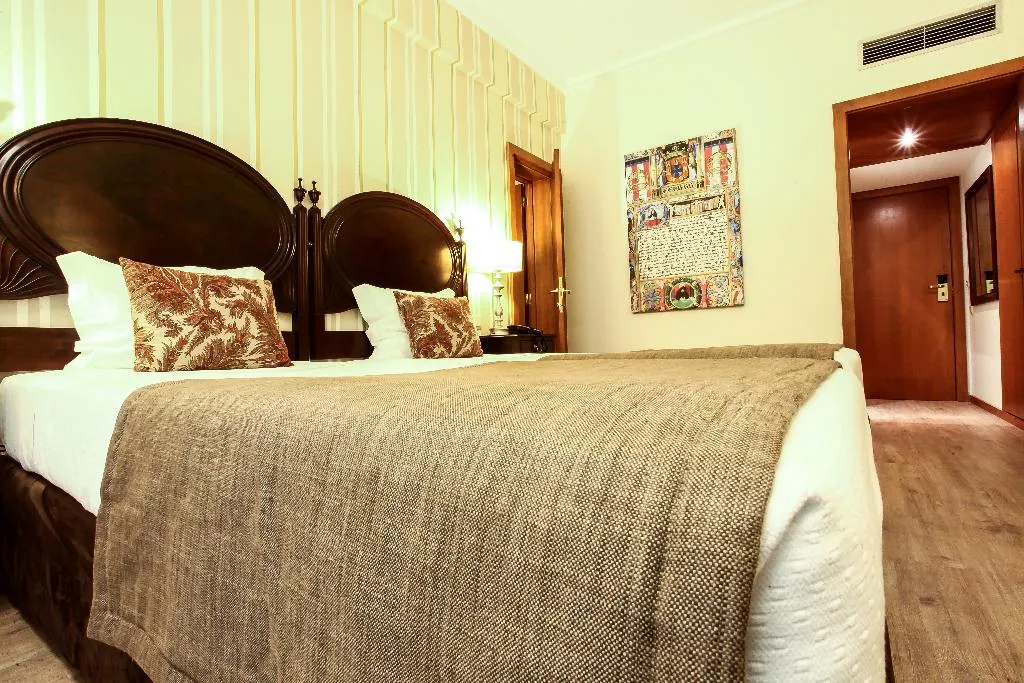 Double or Twin STANDARD Room, Grão Vasco - Historic Hotel and SPA, Porto