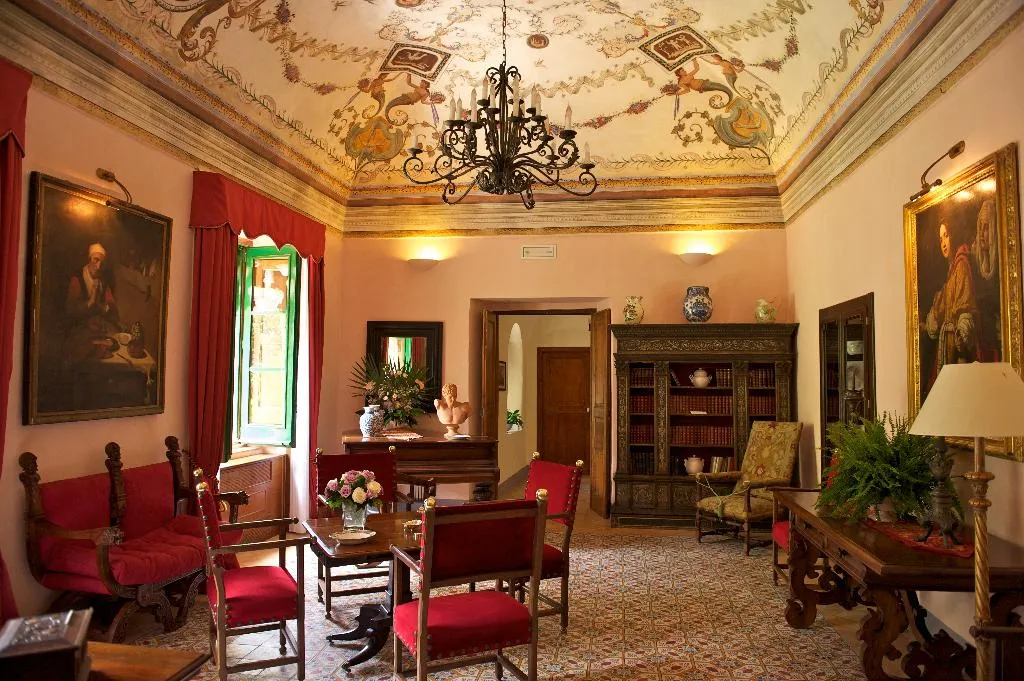 Lobby, Villa Cimbrone, Naples