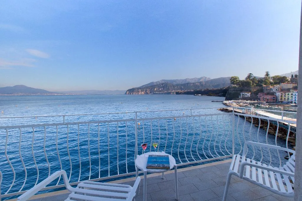 Double or Twin SEA VIEW Room, Hotel Admiral, Naples