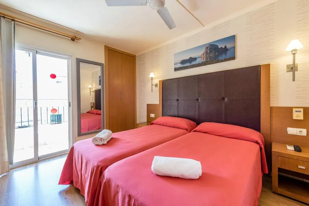 Room, Europa Punico Hostal, Ibiza