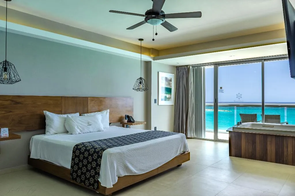 DOUBLE SEA VIEW KING BED Room, Ocean Dream Cancun by GuruHotel, Cancun Area