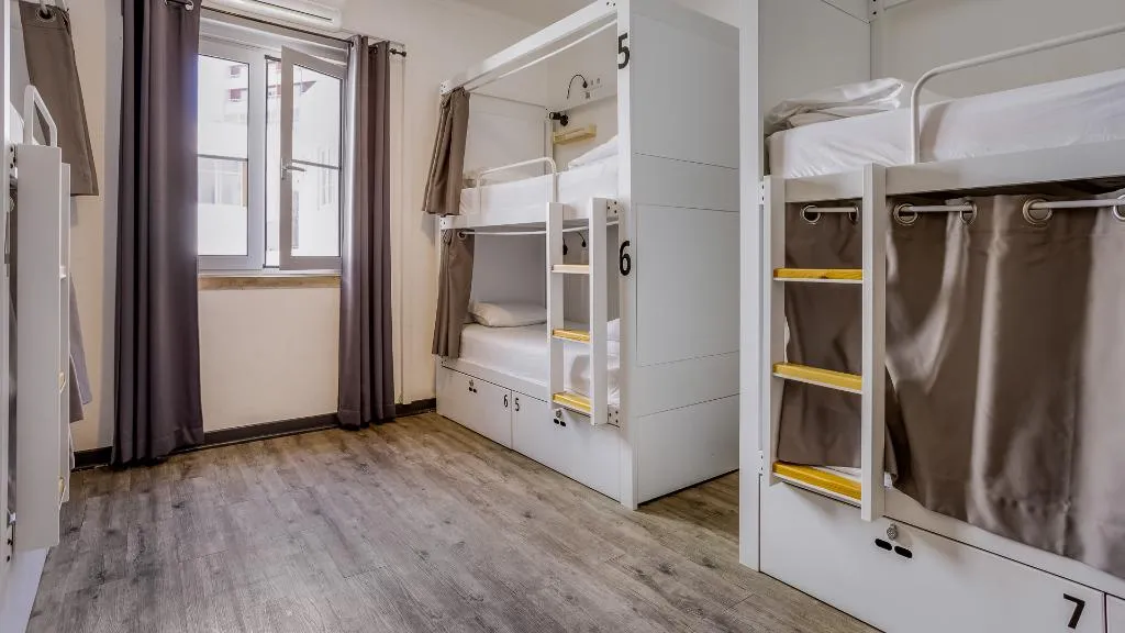 Bed in dormitory CAPACITY 8 WITH SHARED BATHROOM Room, Hostellicious, Algarve