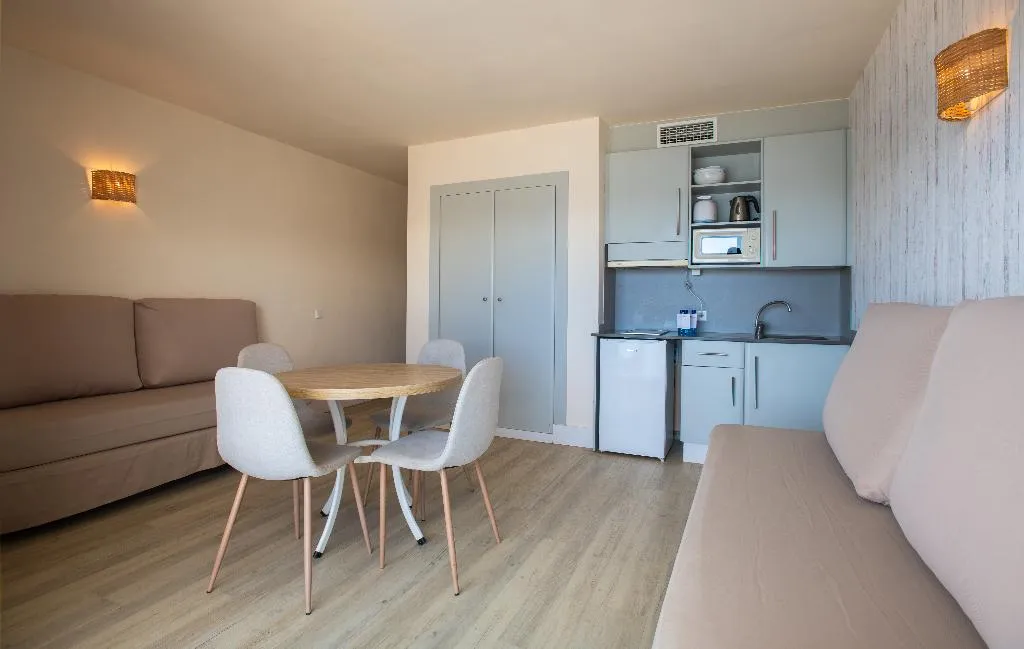 SUITE CAPACITY 4 Room, Leonardo Royal & Suites hotel Ibiza Santa Eulalia, Ibiza