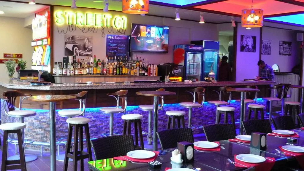 Sports and Entertainment, Street61 Studios, Dalaman
