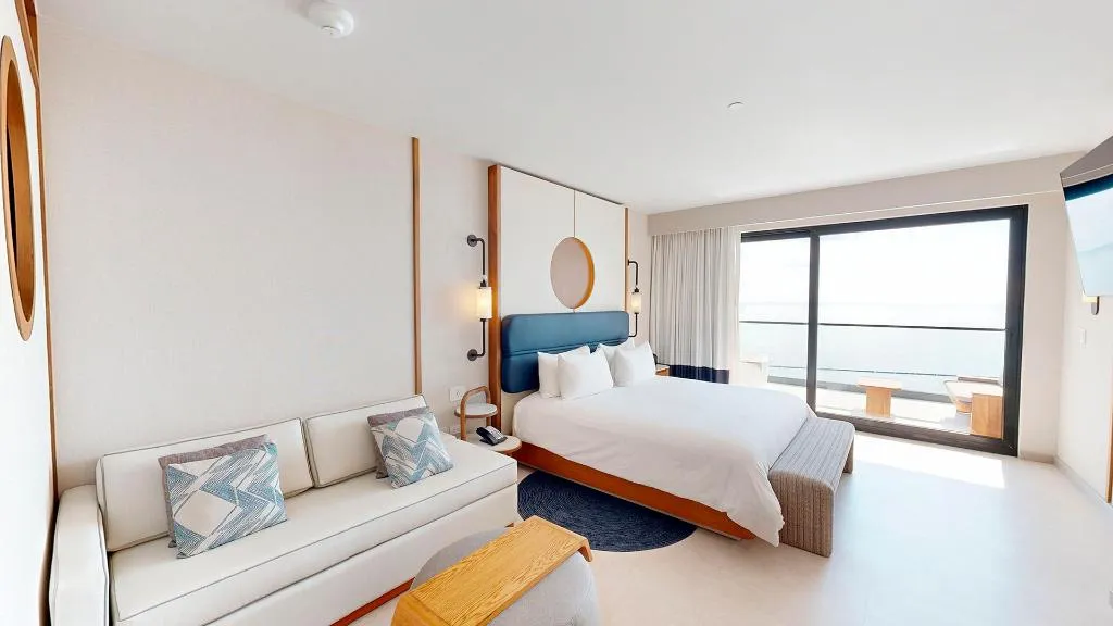 JUNIOR SUITE OCEAN FRONT KING BED Room, Ava Resort Cancun, Cancun Area