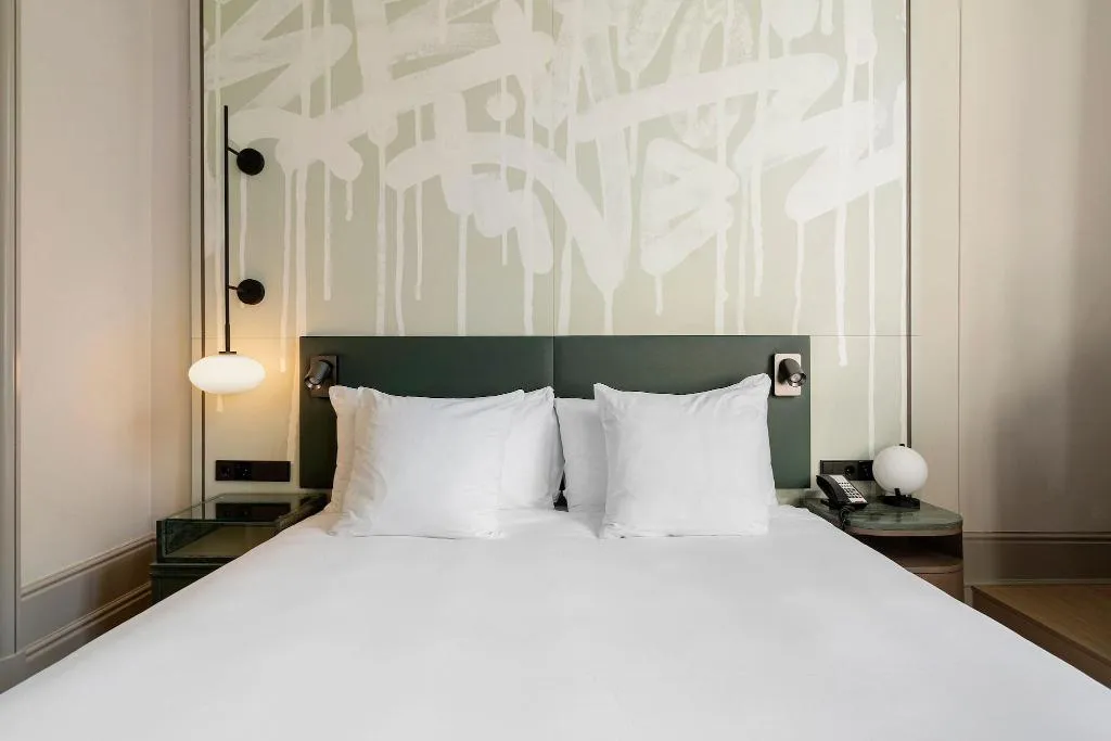 Room, College Hotel Amsterdam, Autograph Collection, Amsterdam
