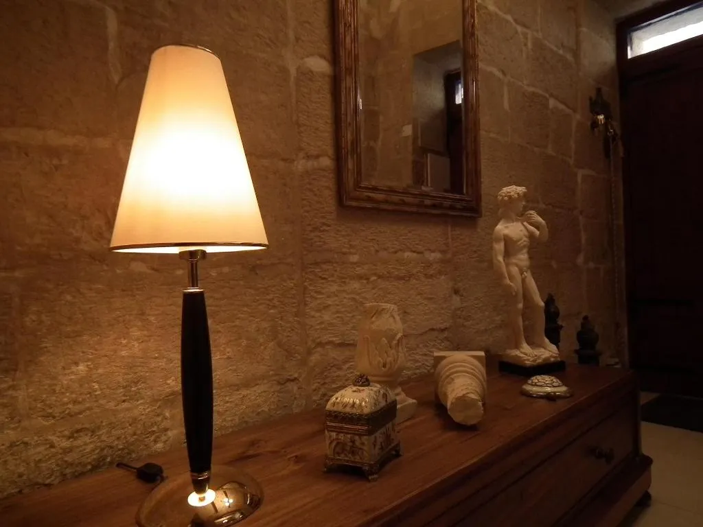 Lobby, Loggia Mariposa, Malta