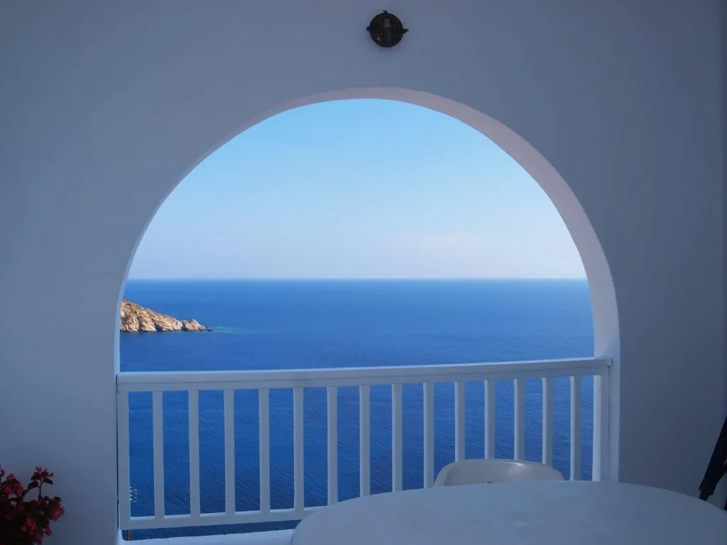 Room CAPACITY 5 Room, Petradi, Santorini
