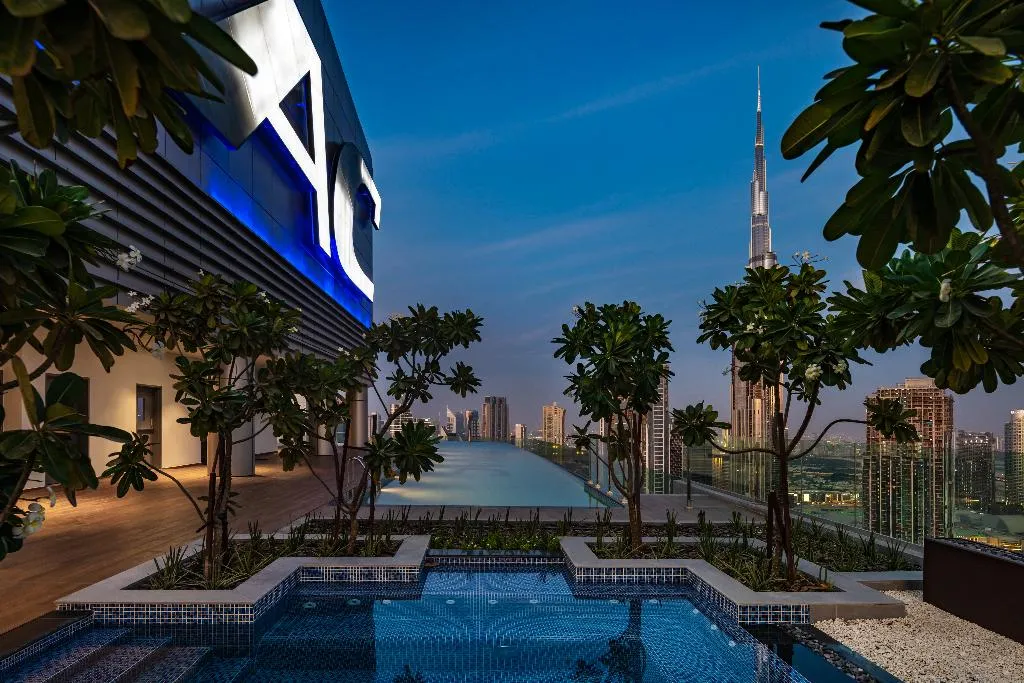 Pool, Staycae Paramount Sheikh Zayed, Dubai