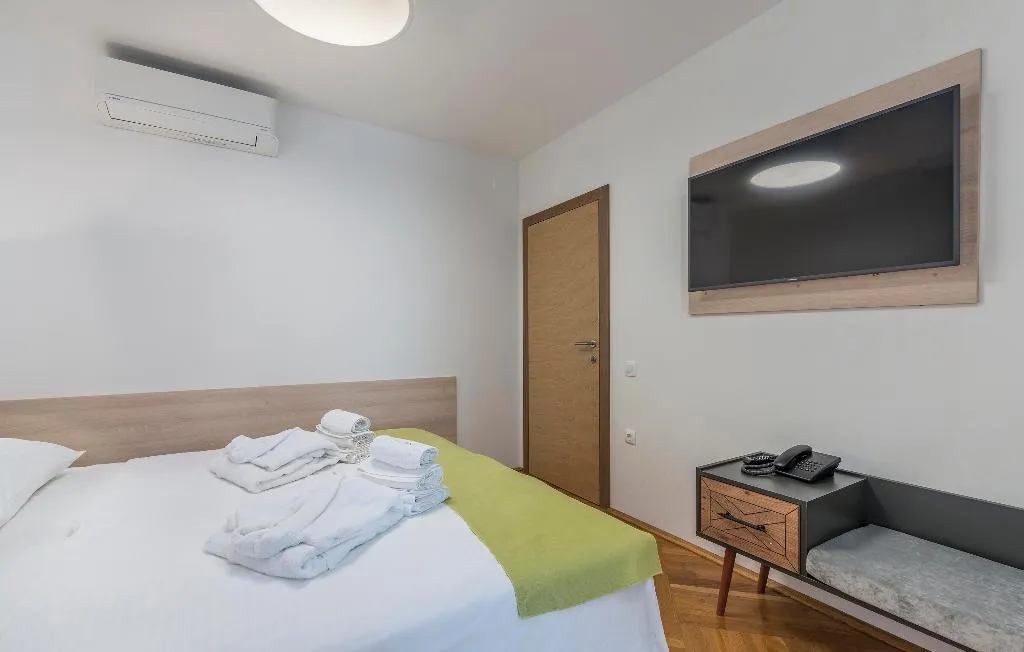 FAMILY ROOM SEA VIEW TWO BEDROOMS Room, Aparthotel Adeo, Istria