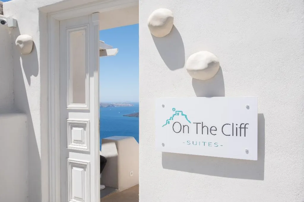 JUNIOR SUITE WITH VIEWS Room, On The Cliff, Santorini