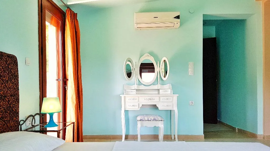 STUDIO ONE BED Room, Bungalow White Apartments and Suits, Halkidiki