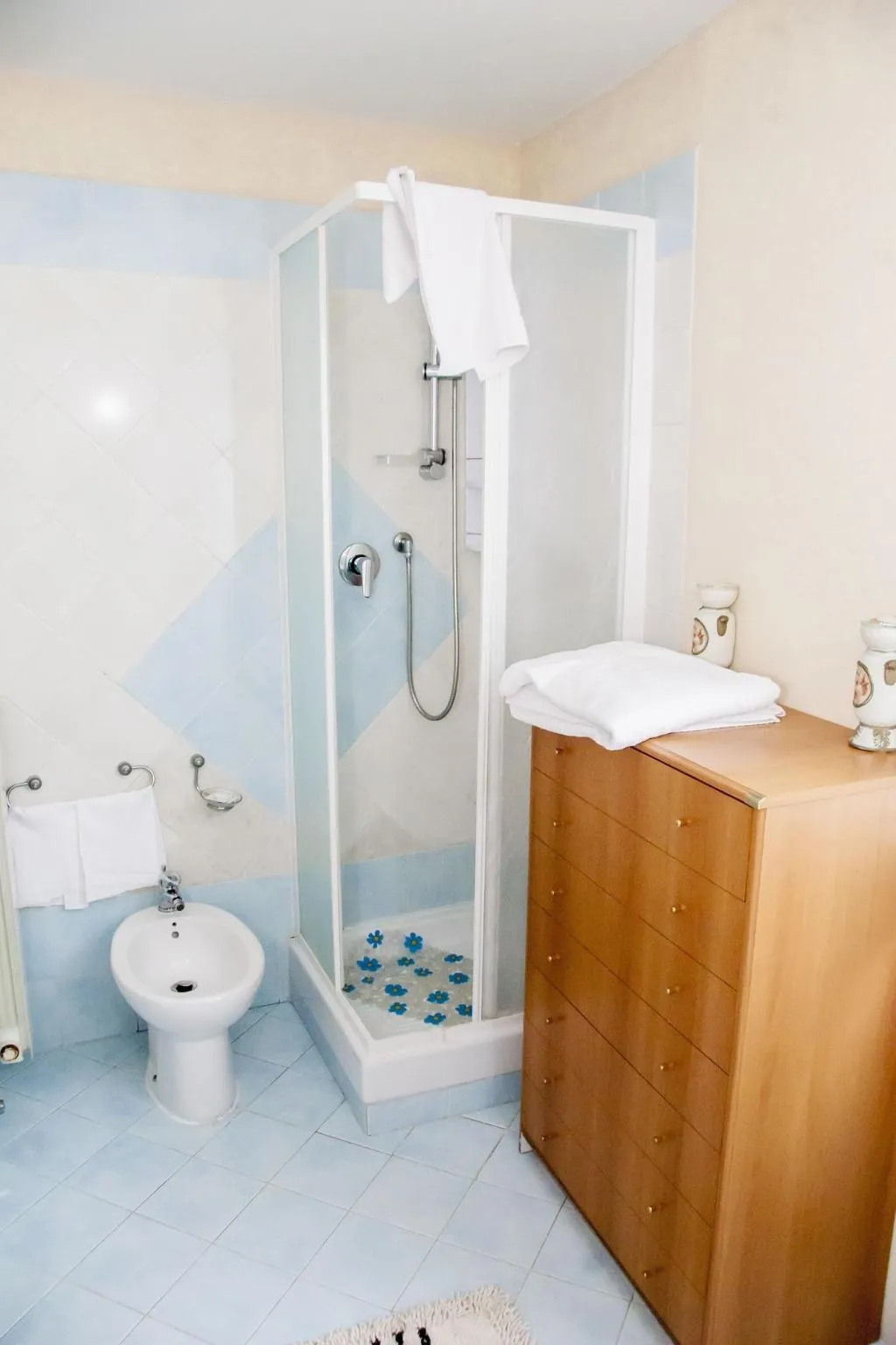 Room, Residence Confalone, Naples