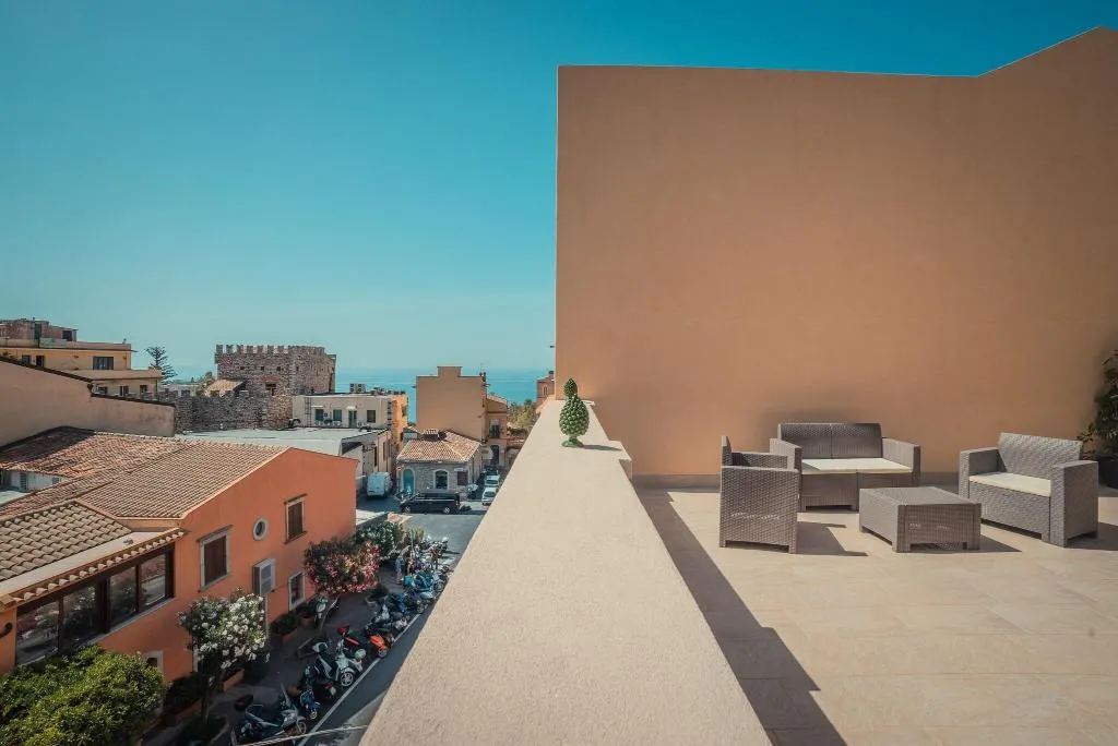 Terrace, Hotel Casa Adele, Taormina