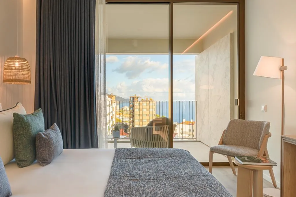 DOUBLE SEA VIEW Room, The Editory Ocean Way Funchal, Madeira