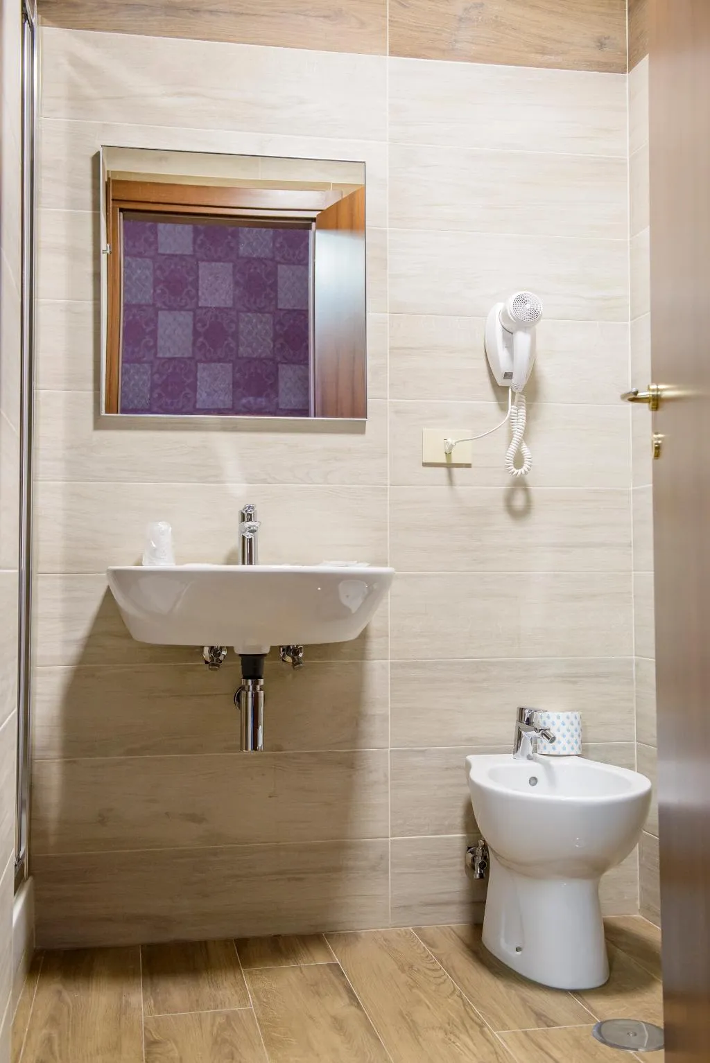 TRIPLE STANDARD Room, Emmaus, Rome