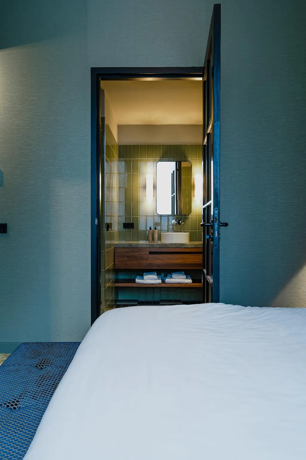 JUNIOR SUITE STANDARD Room, Hotel MAI Amsterdam, Amsterdam
