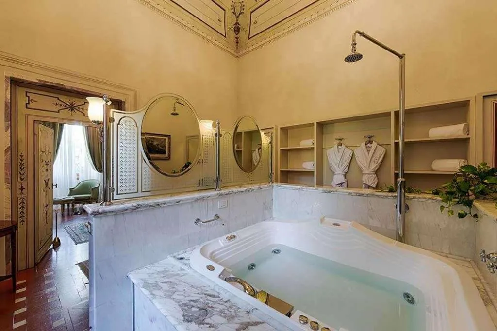 Room, Villa Olmi Firenze, Florence