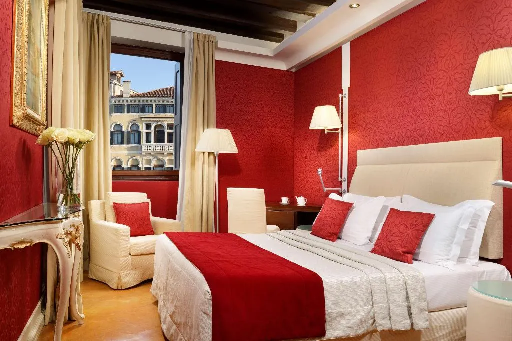 Room, Palazzo Giovanelli e Gran Canal, Venice